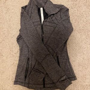 Lulu zip up. Never worn size 6